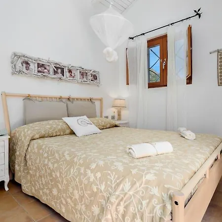 Privata Con Piscina In Pantogia * פורטו צ'רבו