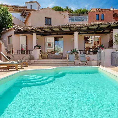 Privata Con Piscina In Pantogia Вилла